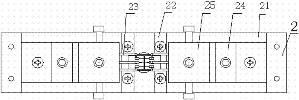 Mechanically-controllable cracking device with high attenuation coefficient