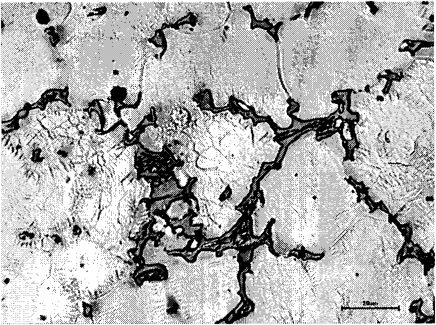 Method for preparing magnesium-gadolinium-yttrocalcite ternary intermediate alloy