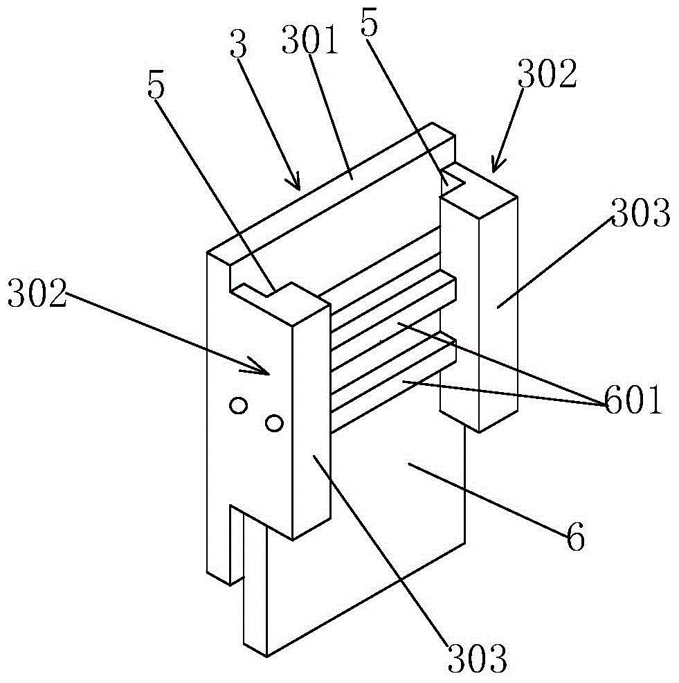 Automatic cutting device for textiles