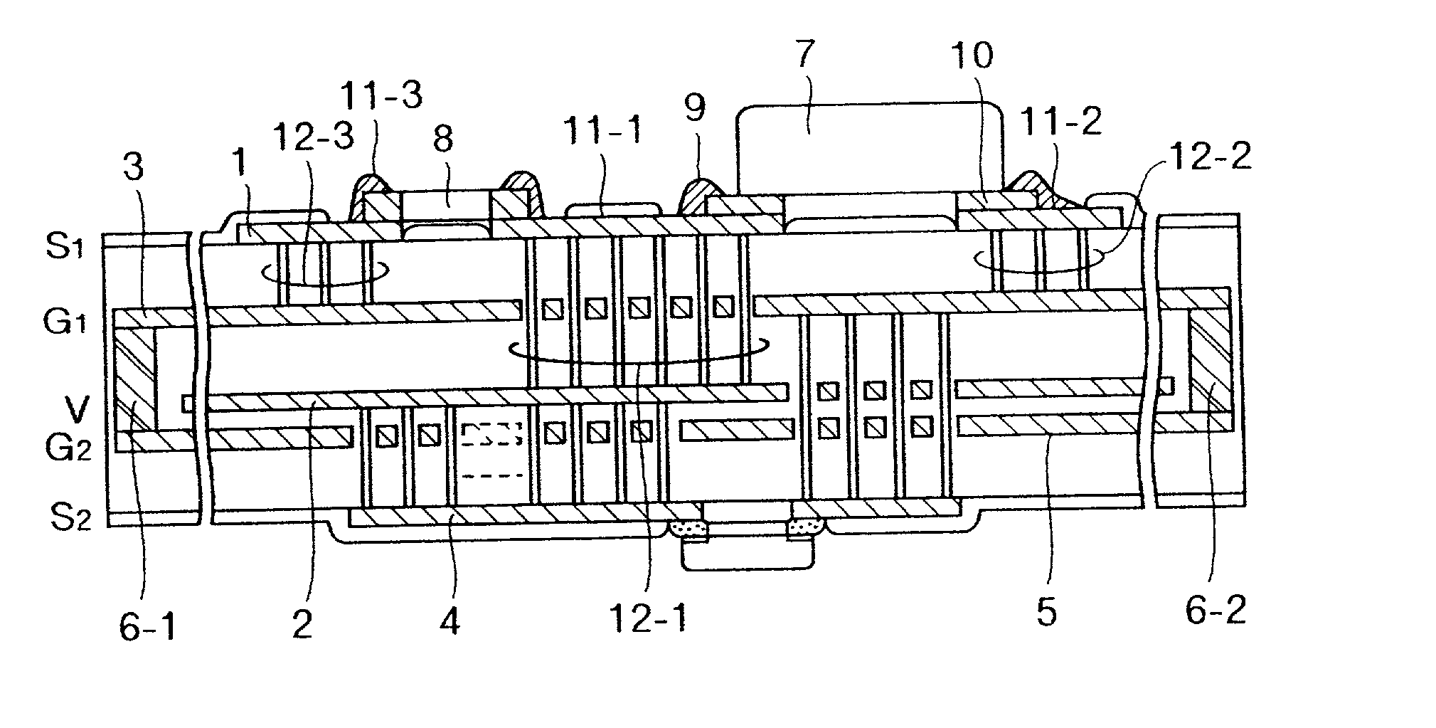 Low-EMI electronic apparatus, low-EMI circuit board, and method of manufacturing the low-EMI circuit board