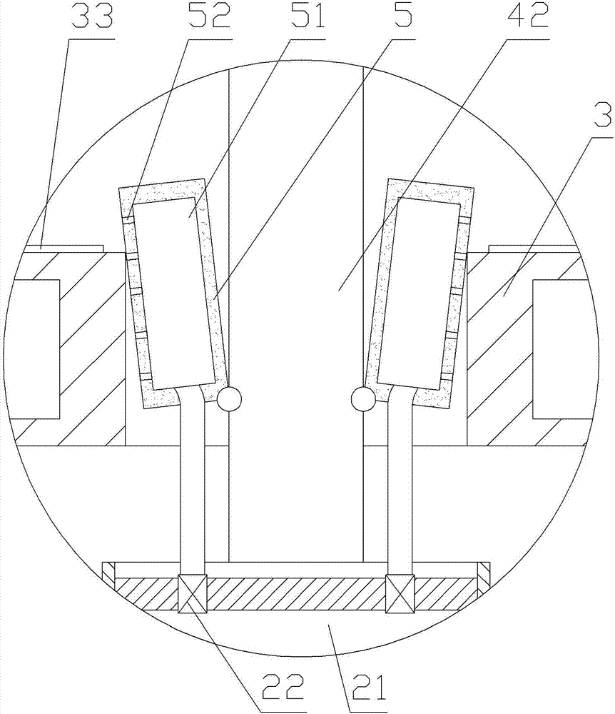 Cloth cutting device