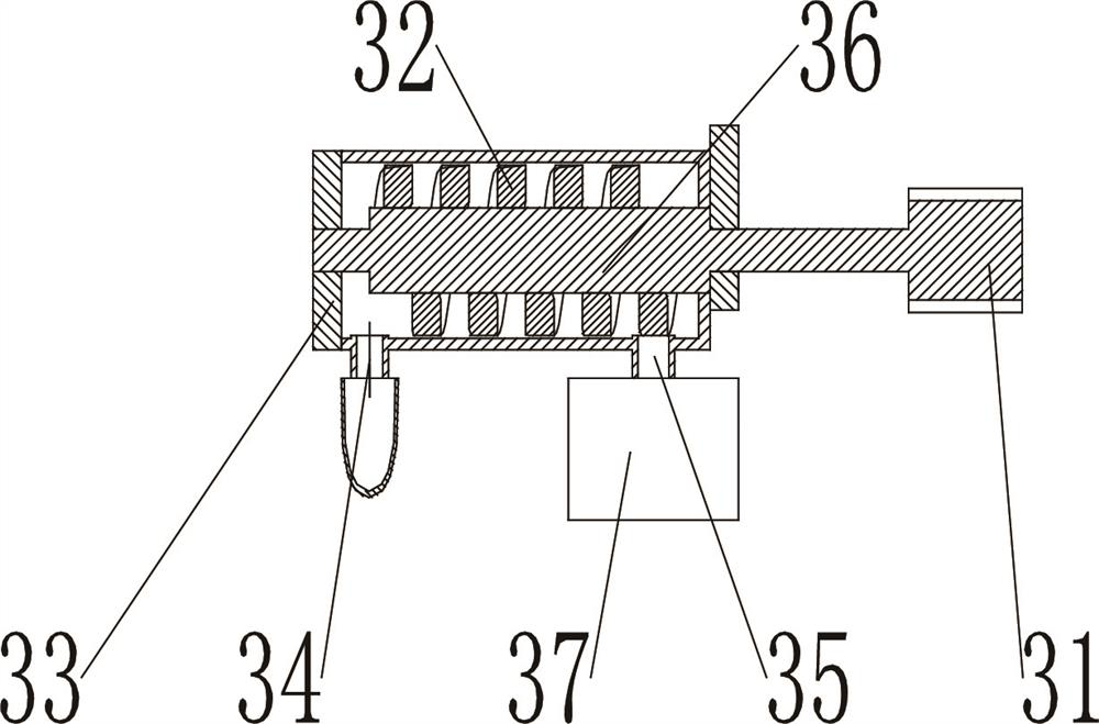 Punching machine with automatic energy storage device