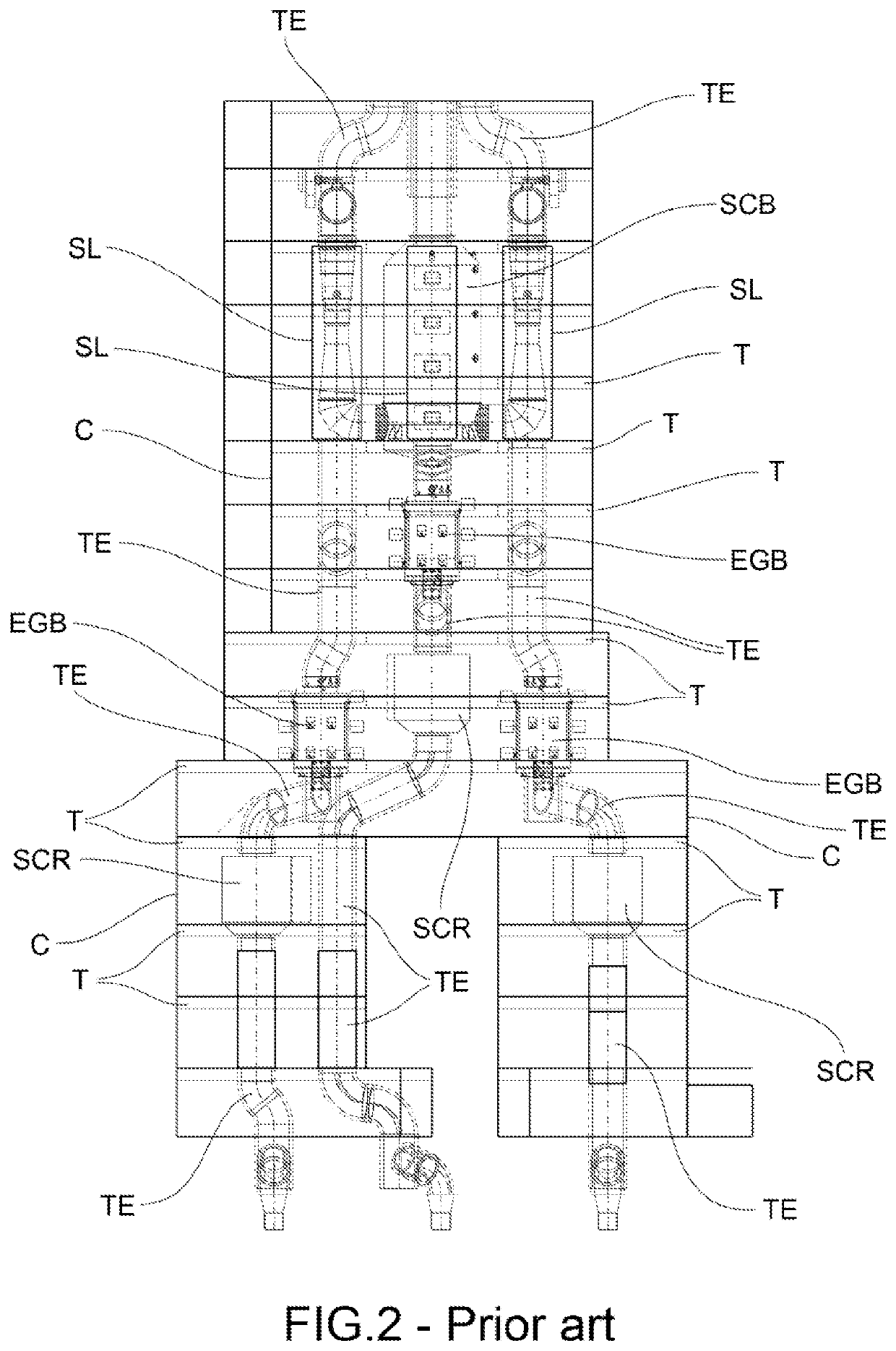 Ship comprising a system for reducing the vibrations originating from the casing and method for building said ship