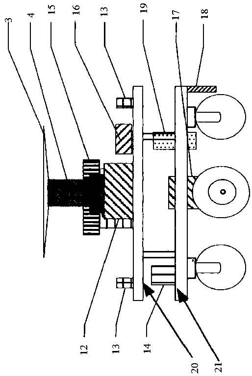 Storage transfer robot with internal wireless charging module and automatic wireless charging method of storage transfer robot