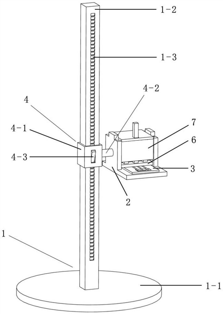 Electrode-replaceable in-vivo detection device for hormones in plant leaves and method of device