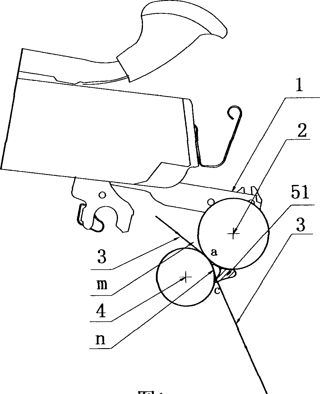 Compact spinning apparatus for spinning frame