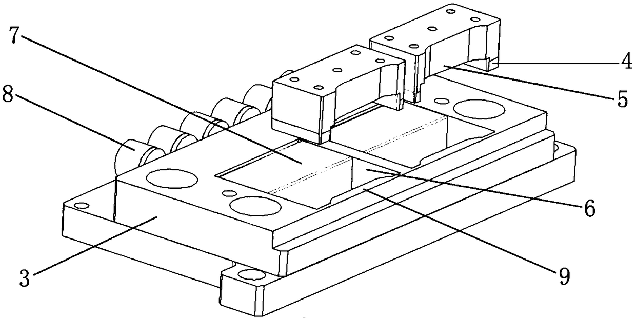 Round corner cutting device for lithium battery pole piece