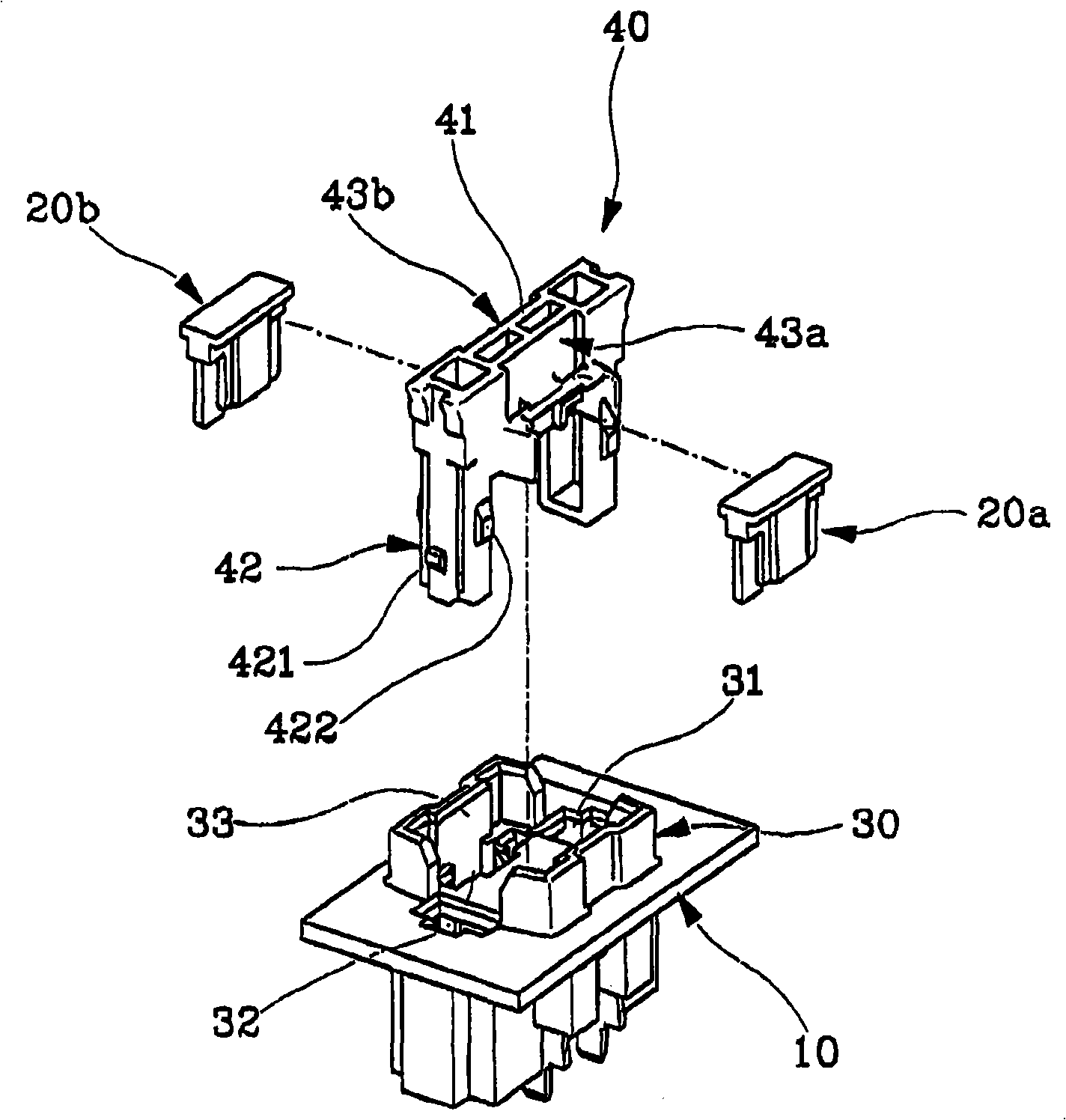 Fastening device for low-profile fuses of vehicle