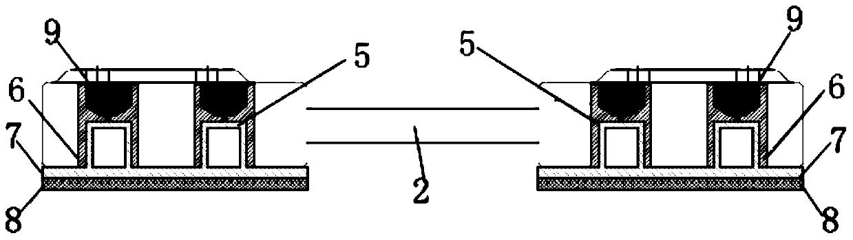 Displacement adjustment compensation device and track system including displacement adjustment compensation device