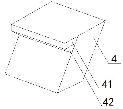 Dike allowing easy passage