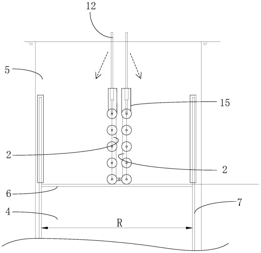 Pile head breaking assisting device and pile foundation and pile head isolation method