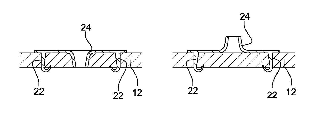 Assembly of a metal insert and a sheet of composite material, method for incorporating such an insert into such a sheet and part obtained by molding such a sheet