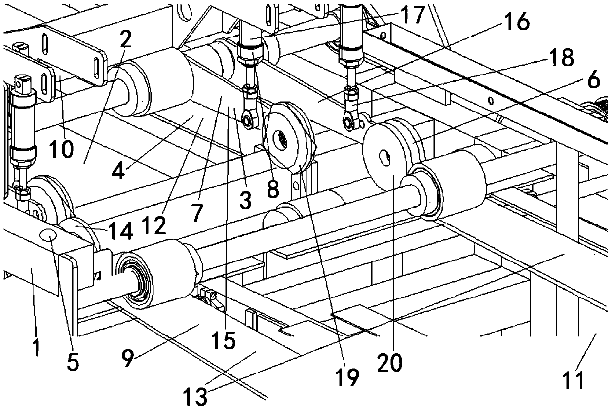 Segmented conveying device for packaging bags