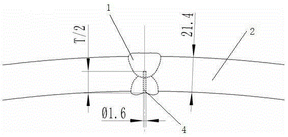 Ultrasonic detection method for defects at middle parts of welding seams of extra-large wall thickness SAWH steel pipe