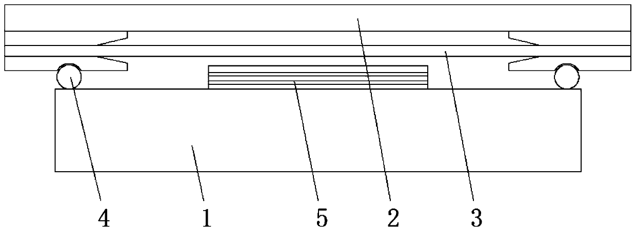 Vacuum laminating machine heat equalizing thimble structure