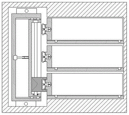 Locker capable of automatically opening and closing