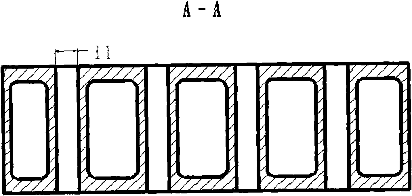 Method for repairing bolt hole of cylinder cover