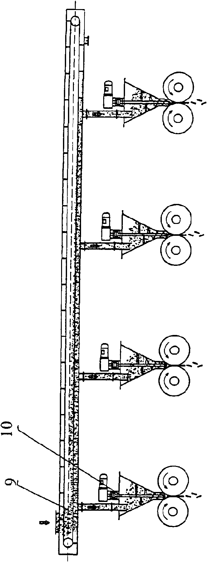 Double-roller type extruding and granulation device and granulation process flow thereof