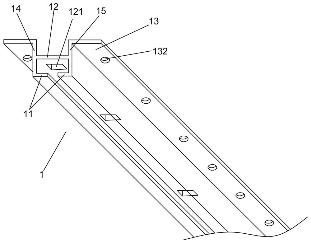 Connecting assembly with good stability