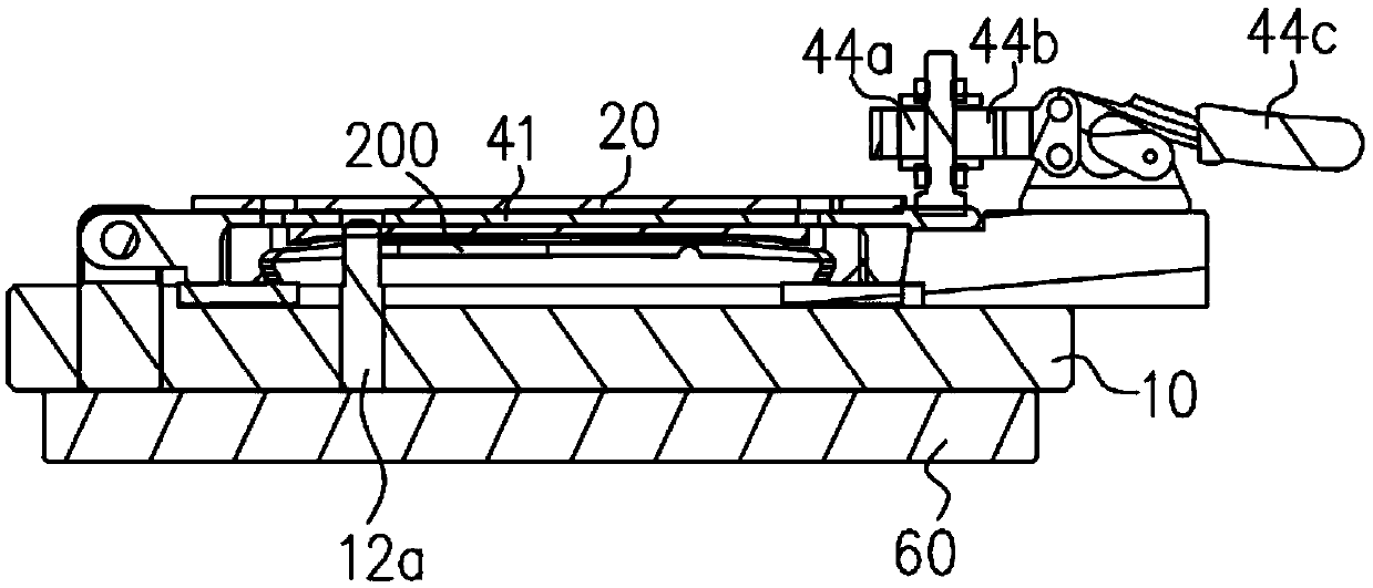 Dispensing jig and dispensing equipment with the dispensing jig