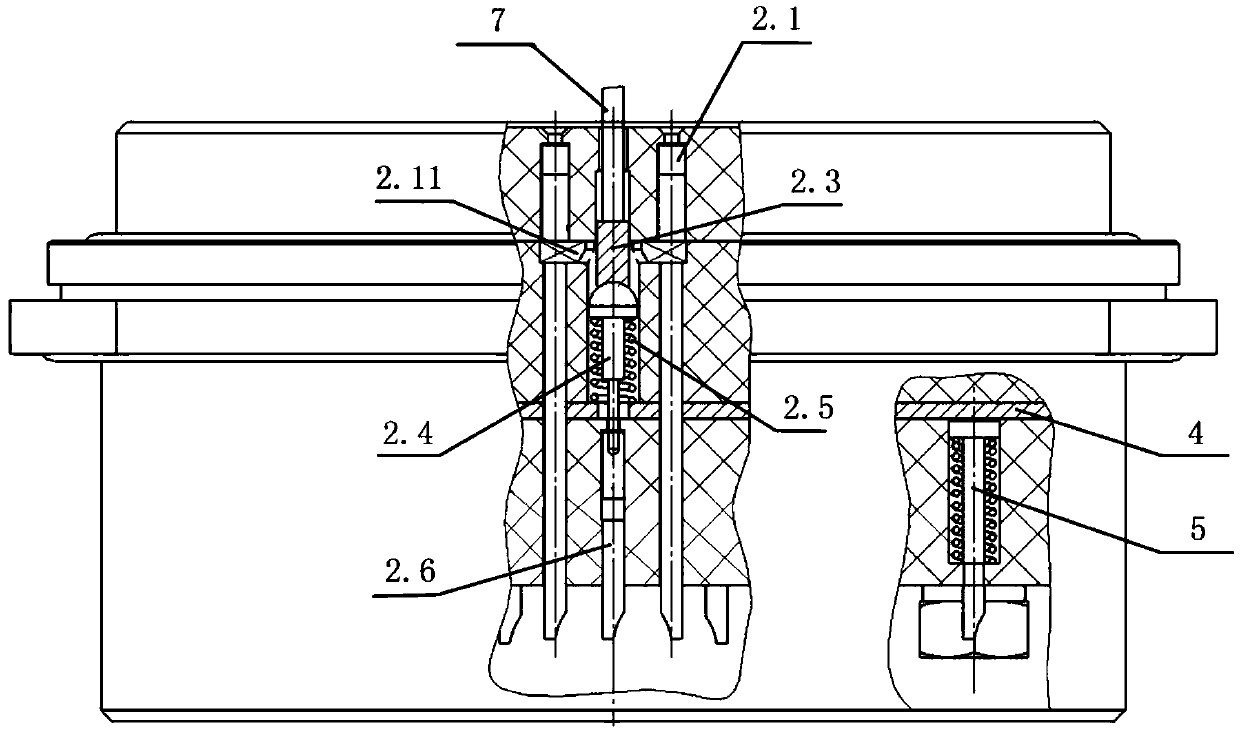 Short-circuit protection socket with self-detection structure