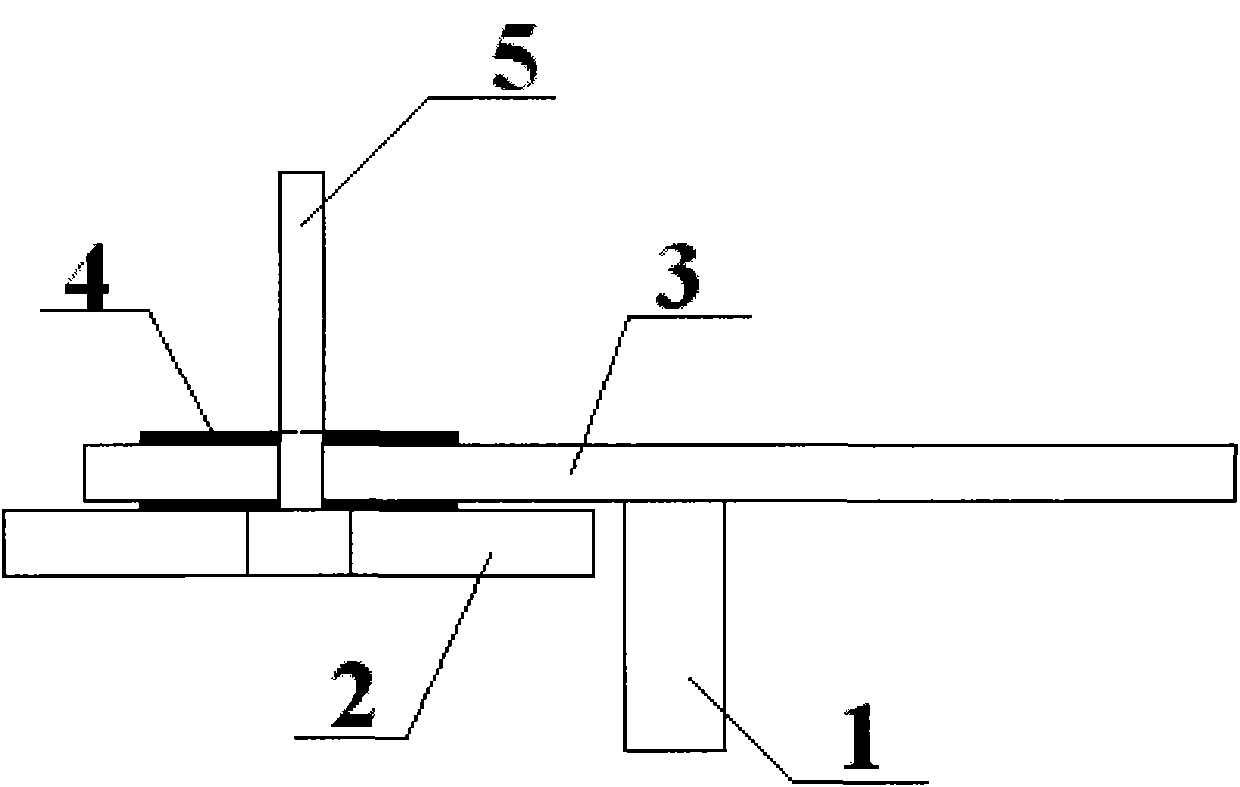 Automatic switching device for bottom-loading balance weights