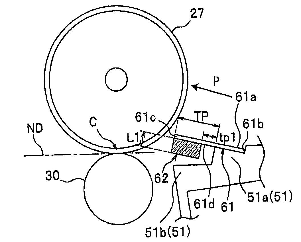 Image-forming device for suppressing vibration of guide plate and jams of recording sheet