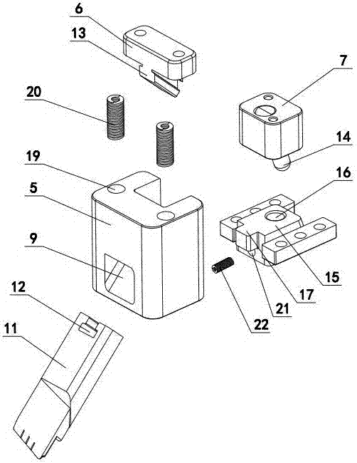 Synchronous floating core pulling mechanism for large-angle oblique pulling core and guide block on cavity side of injection mold