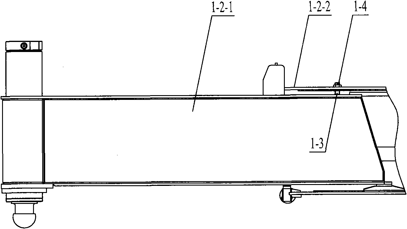 Leg adjusting device and mobile crane