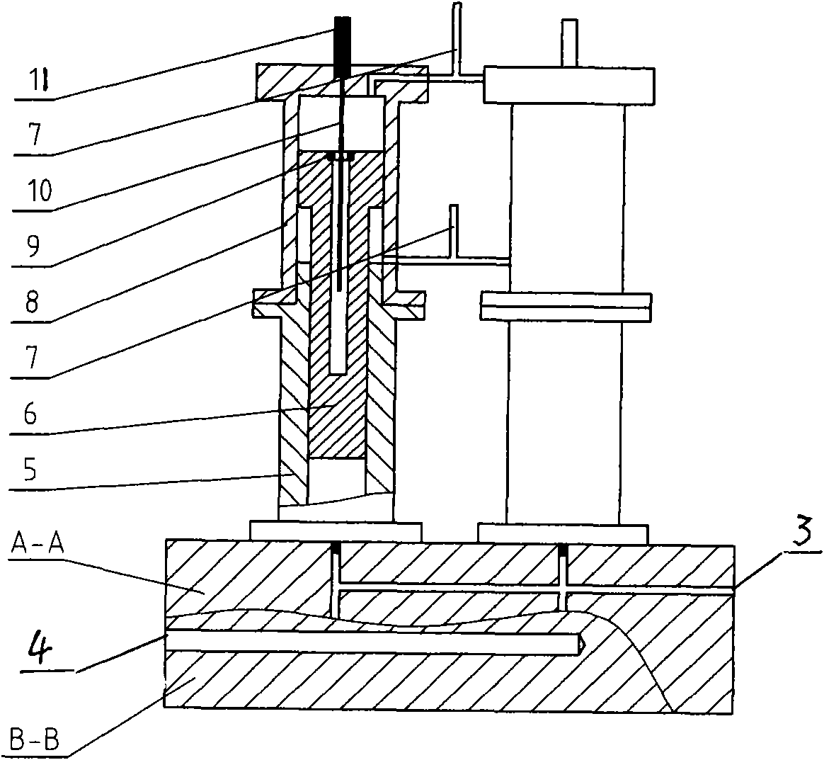 Supercharger with controllable hydraulic pressure and flow output