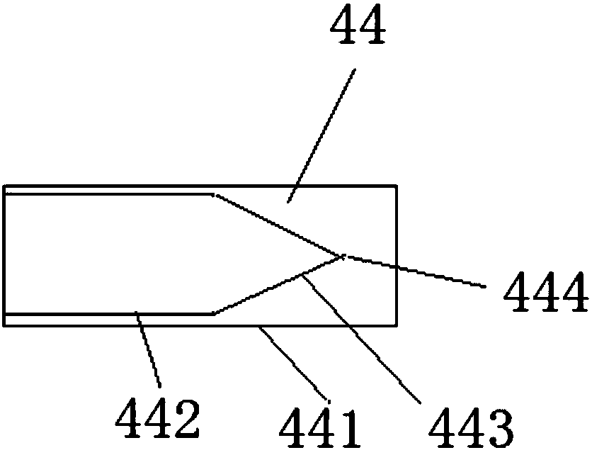 Head cleaning and caring device for patient in bed