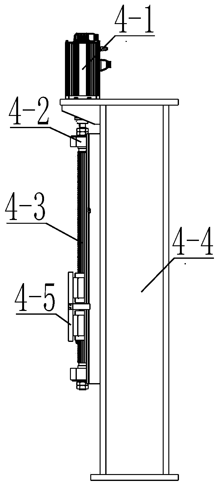 Cantilever type centrifugation supergravity casting device