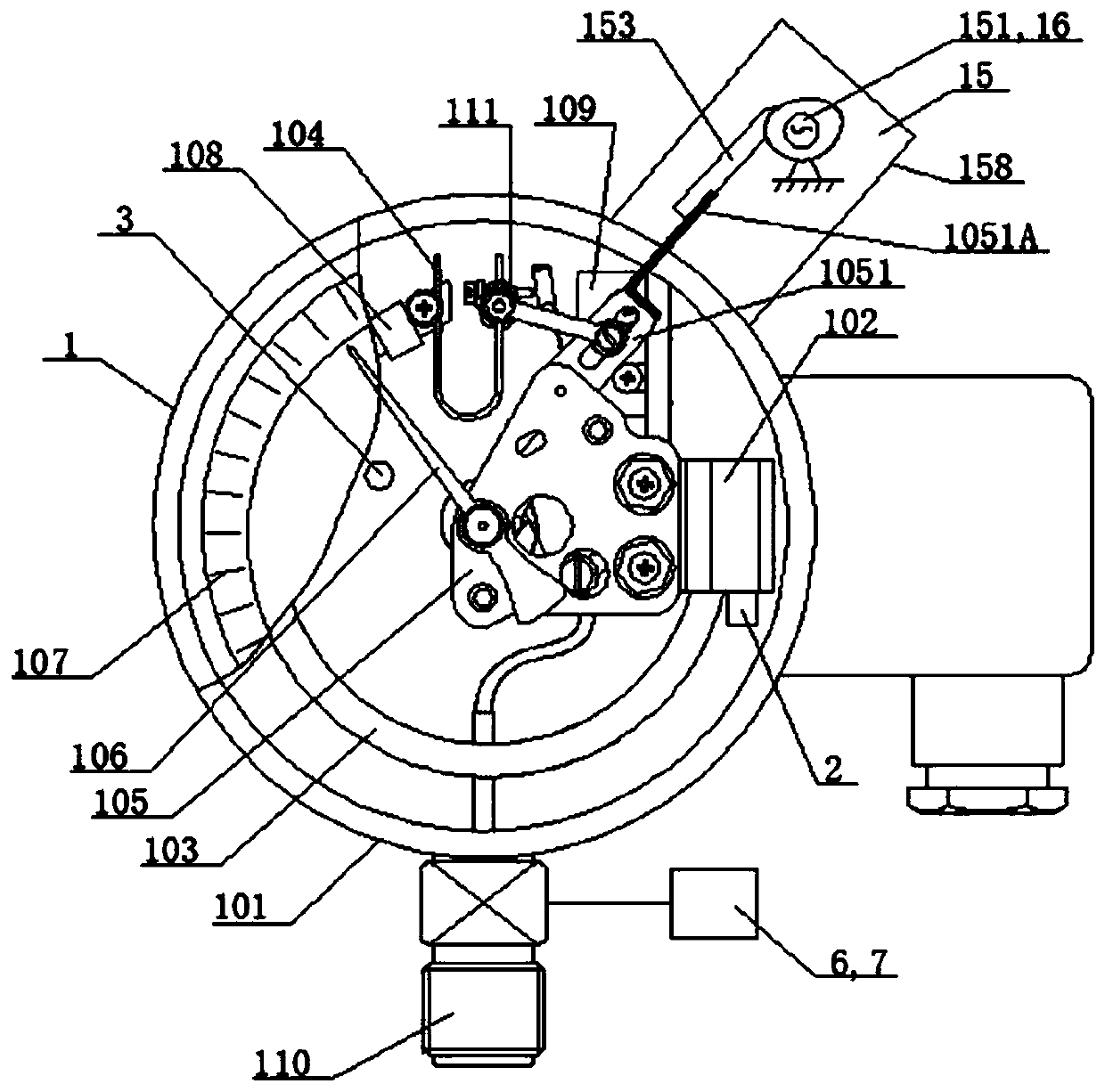 Gas density relay with online self-checking function and checking method thereof