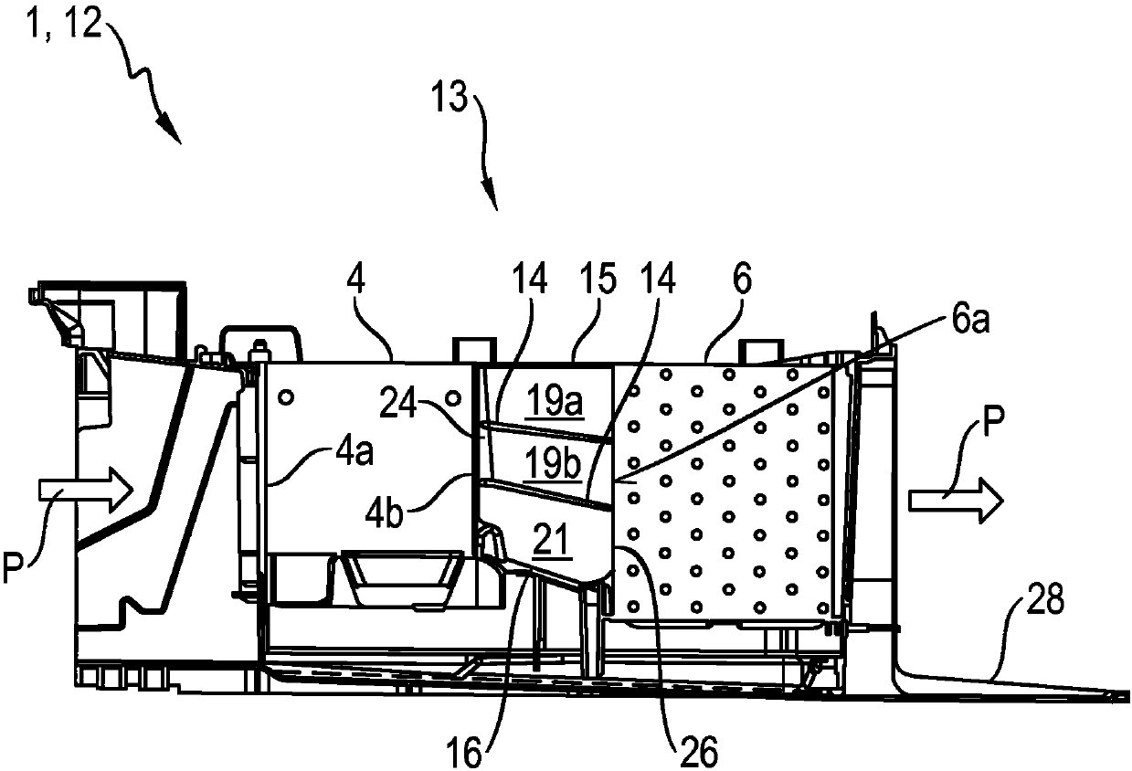 Domestic appliance having a cleaning apparatus for heat exchangers