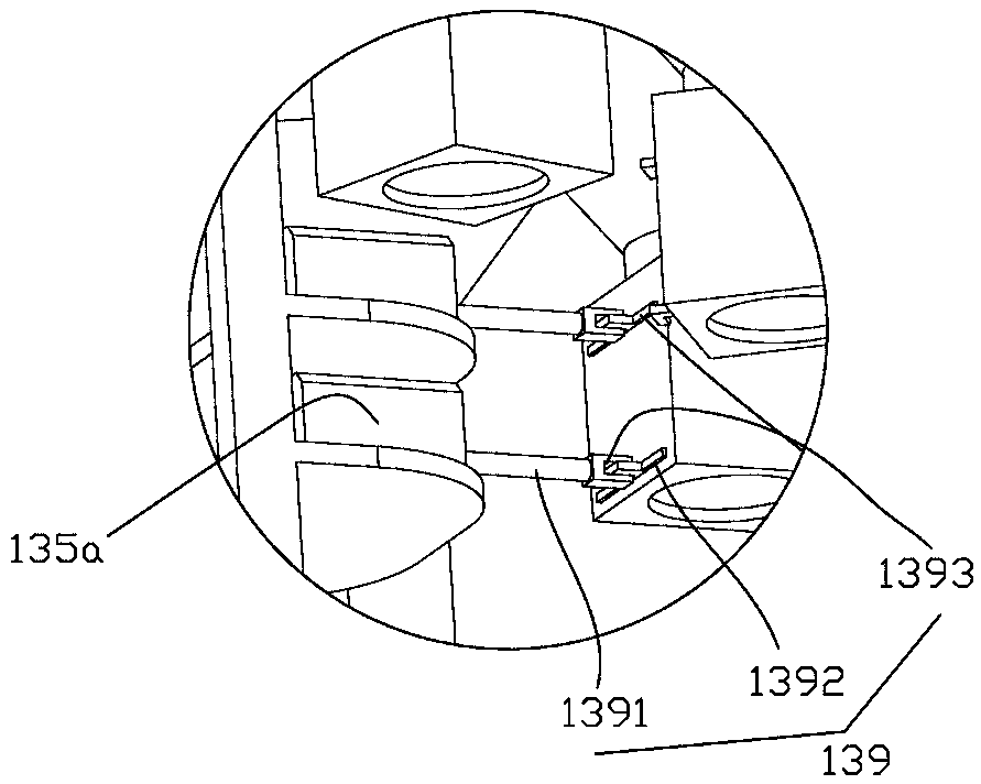 Steamed stuffed bun filling outputting device capable of outputting various fillings