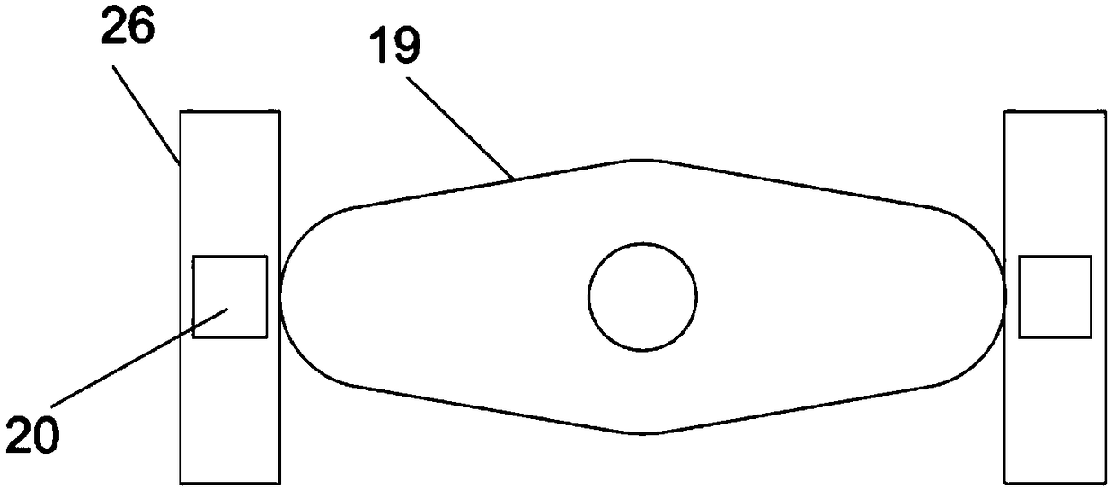 Straw crushing and reusing device for returning straw to field