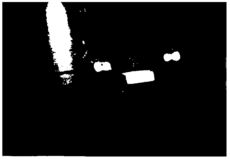 On-state judging method of headlights on full beam of night-driving cars based on morphological characteristics