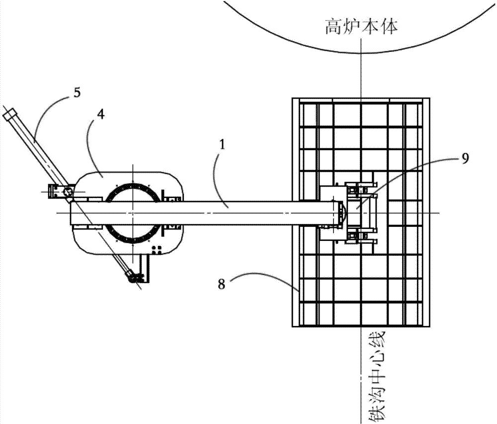 Rotary type uncovering machine and rotary type uncovering method for blast furnace iron runner