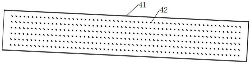 Water radiator made of staggered dotting pipes