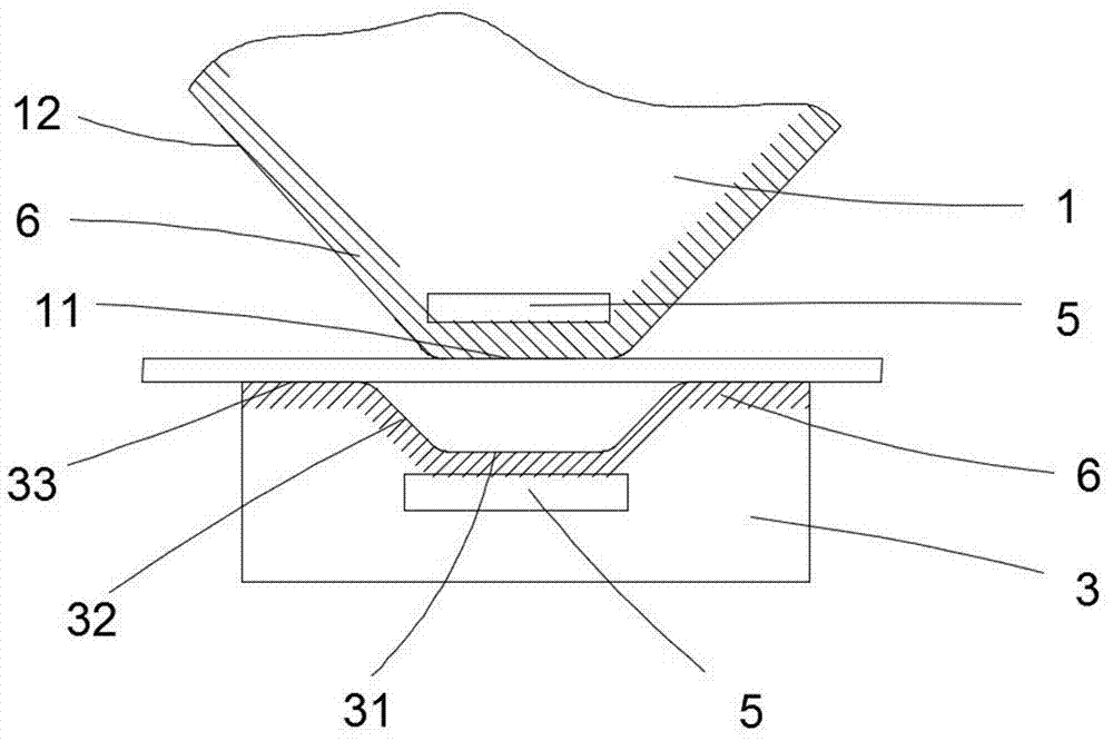 Stamping auxiliary device capable of machining high-precision protrusion part