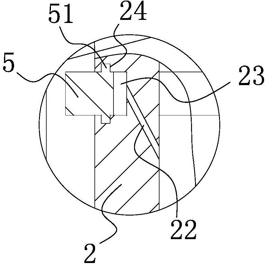 Cocoon feeding mechanism for silk processing device