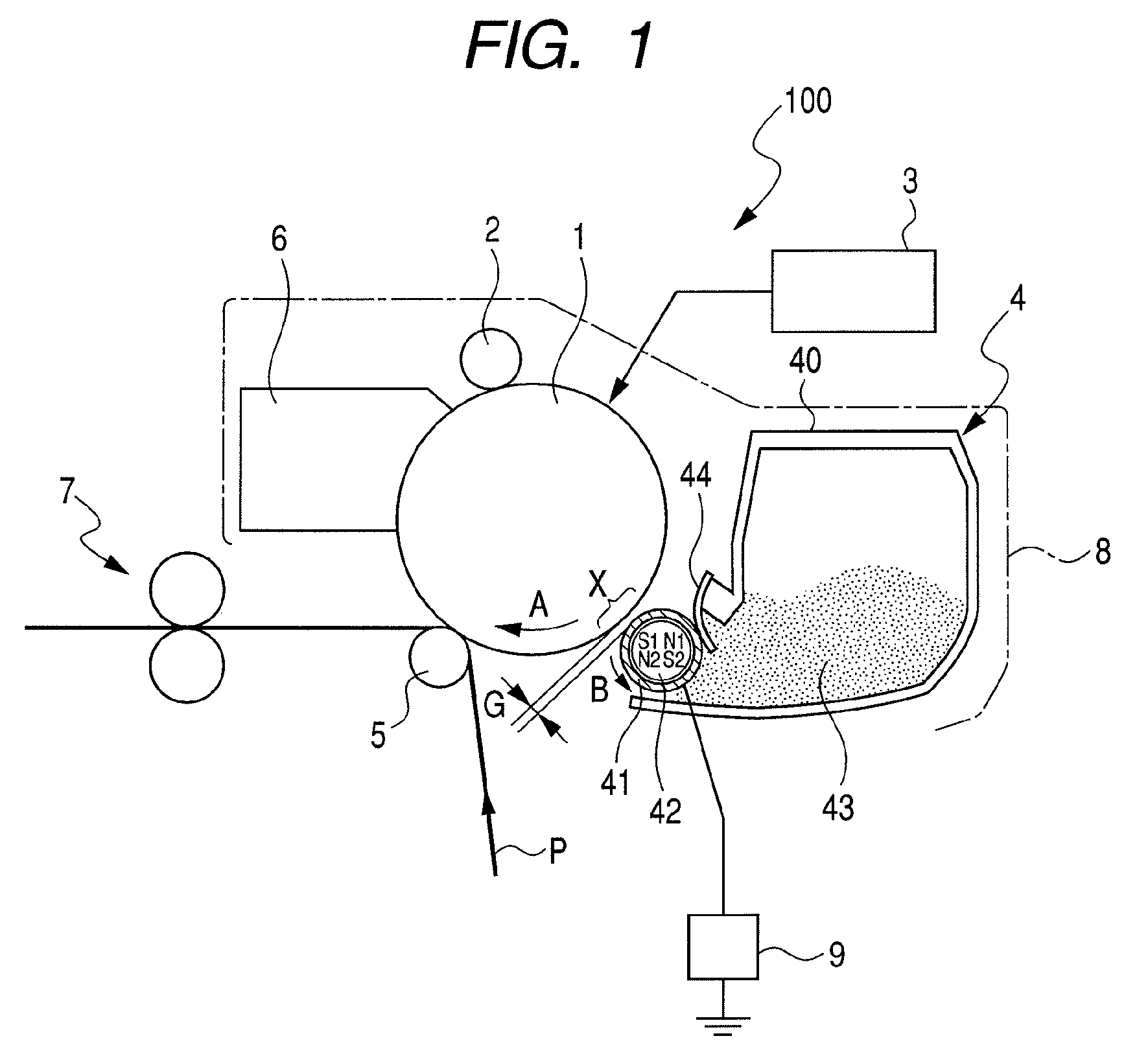 Developing apparatus including a cylindrical developer carrying member conveying a magnetic mono-component developer