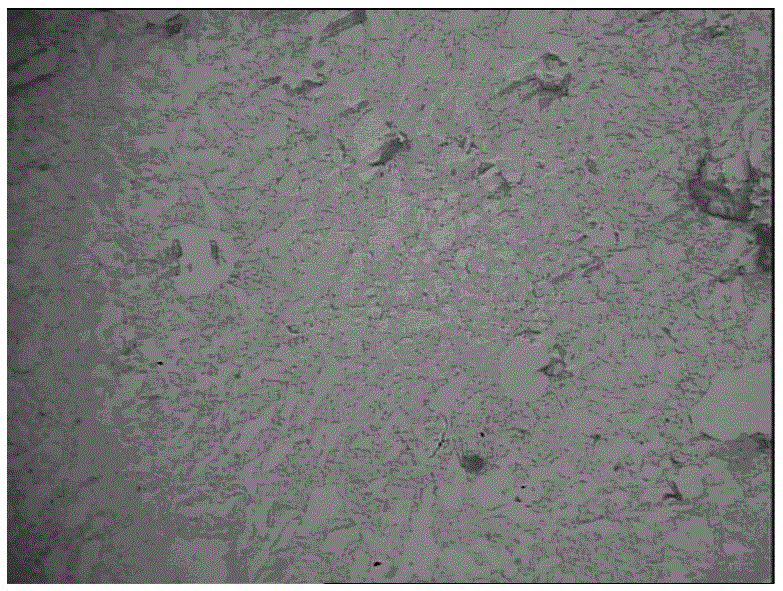 Hypereutectic high-chromium alloy white cast iron chute lining plate and preparation method thereof