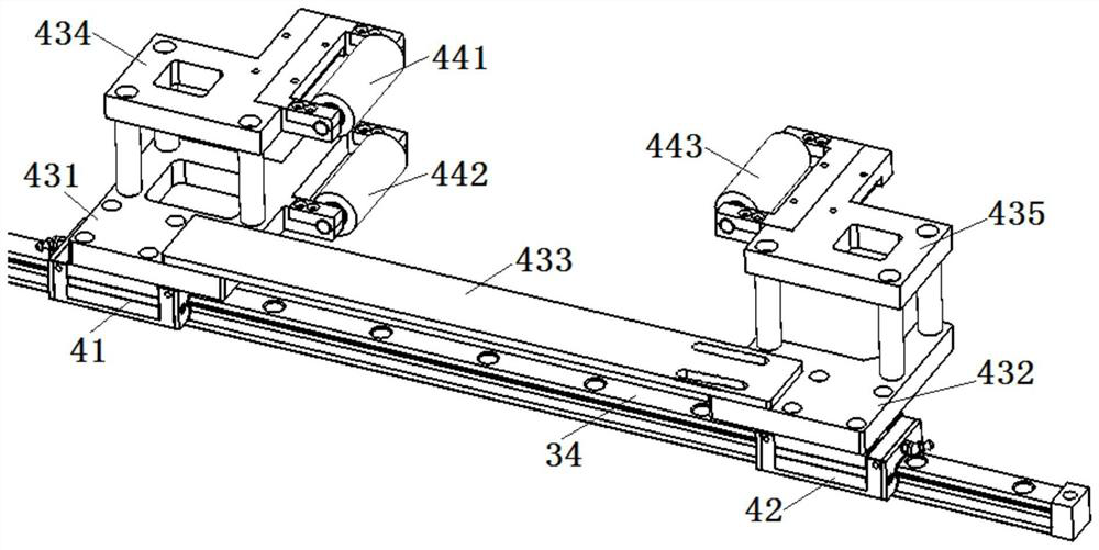 An automatic shearing device for steel plates