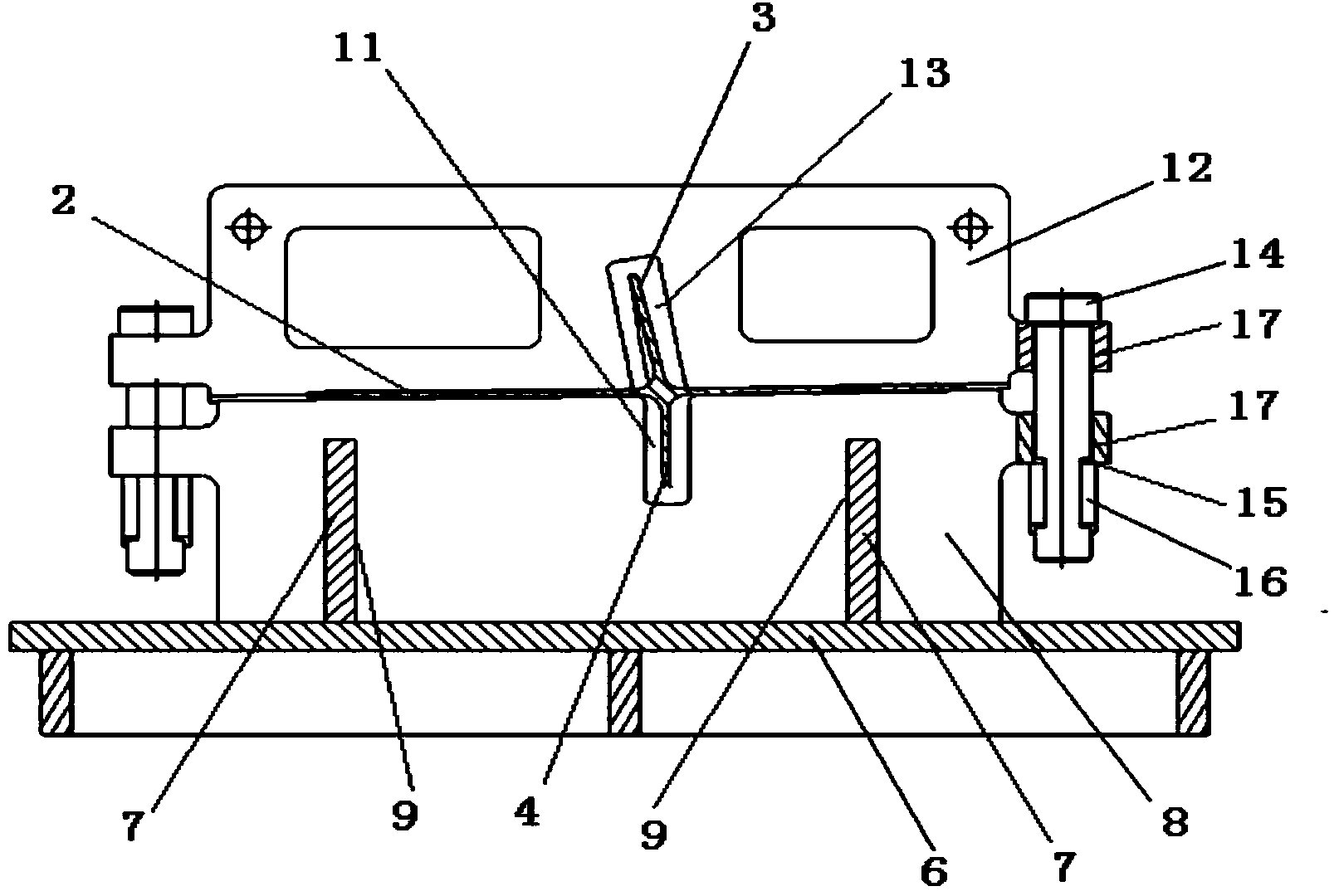 Deformation control method for heat treatment of airplane upper edge strip component