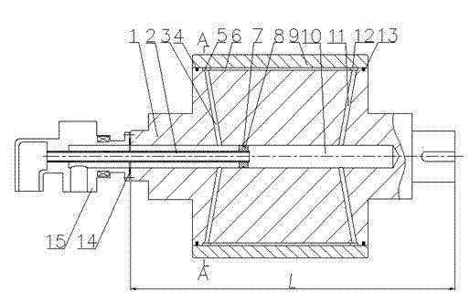 Roller shell roller capable of heating with heat conducting oil