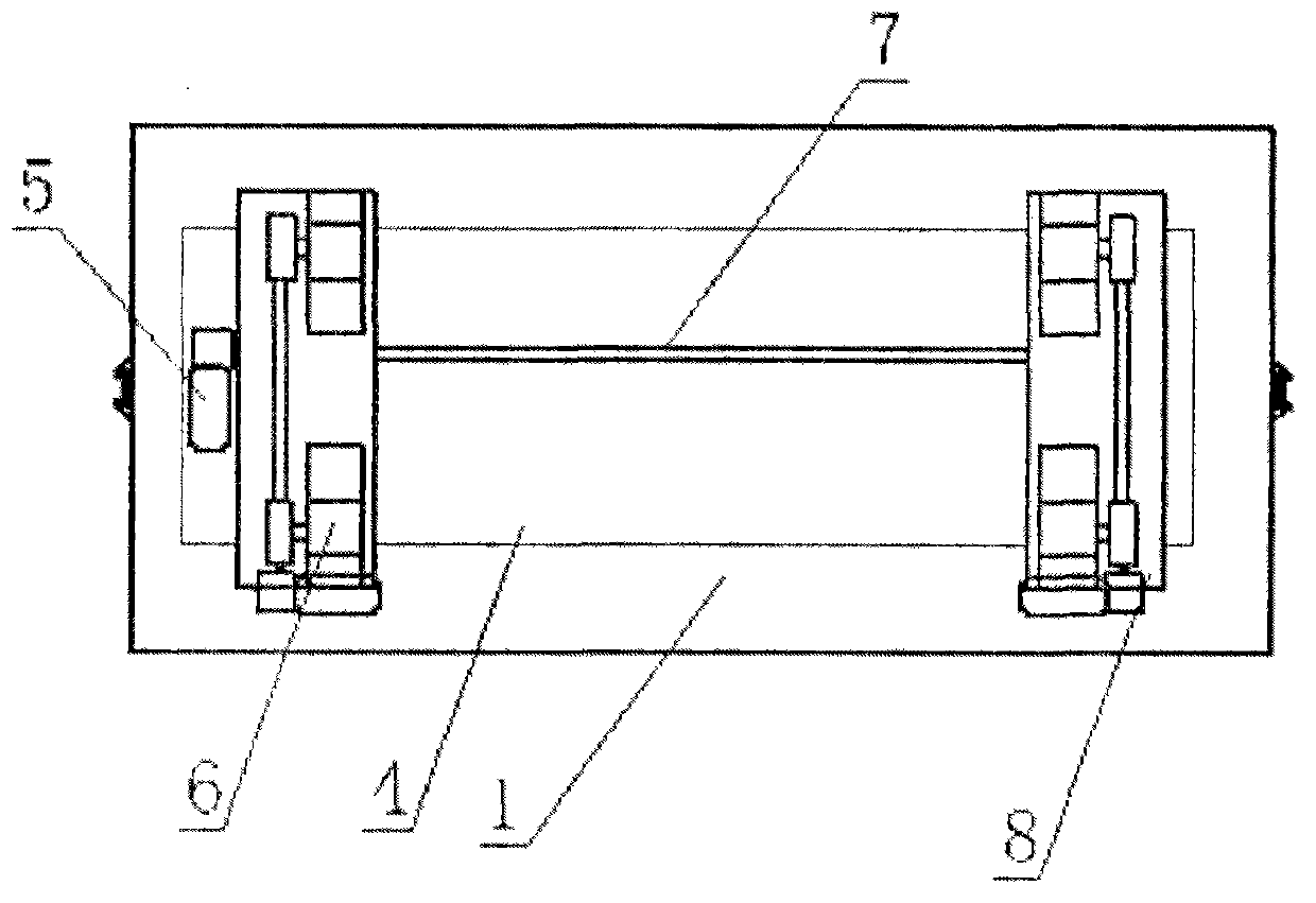 Roller carrier adjusting device of flatcar