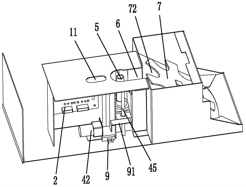 Golf ball returning device