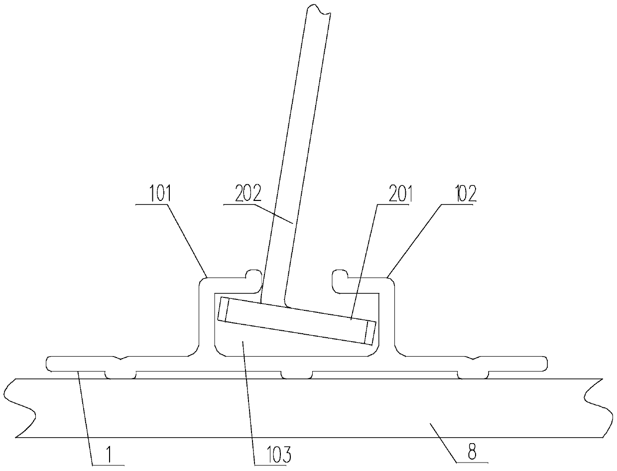 Suspending method capable of preventing suspending plate from shaking