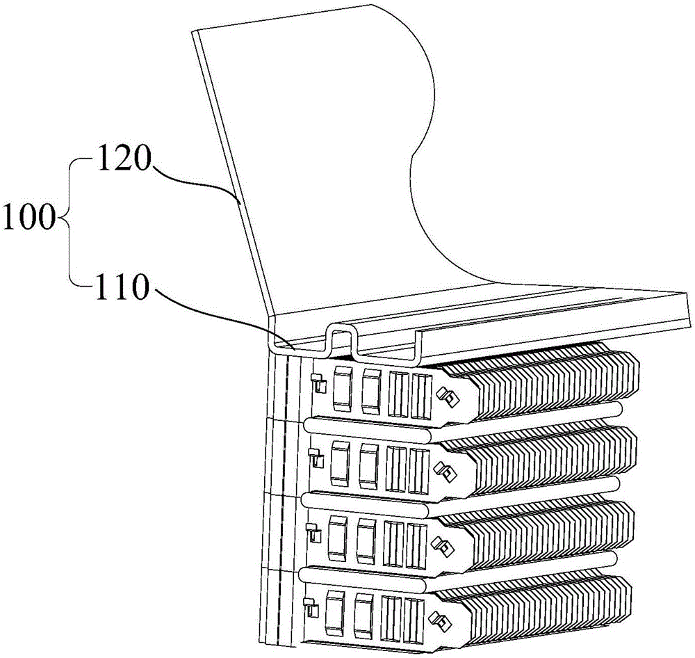 Side plate of heat exchanger, parallel flow heat exchanger and bus air-conditioning system